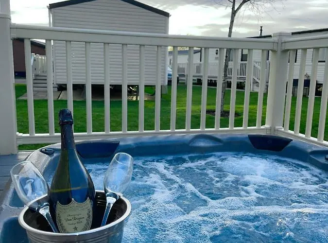 Luxury Hot Tub Caravan Tattershall