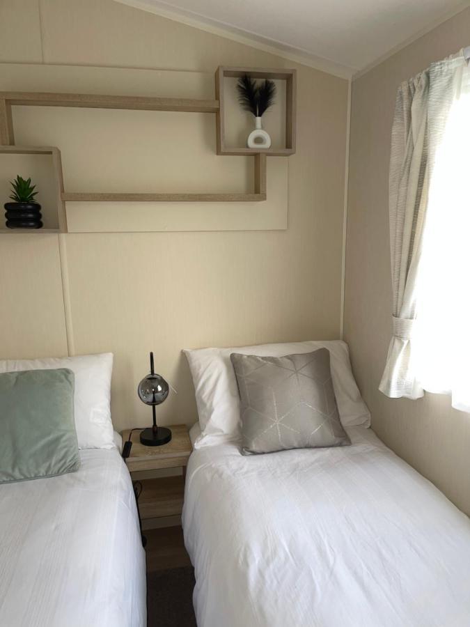 Luxury Hot Tub Caravan Campsite *