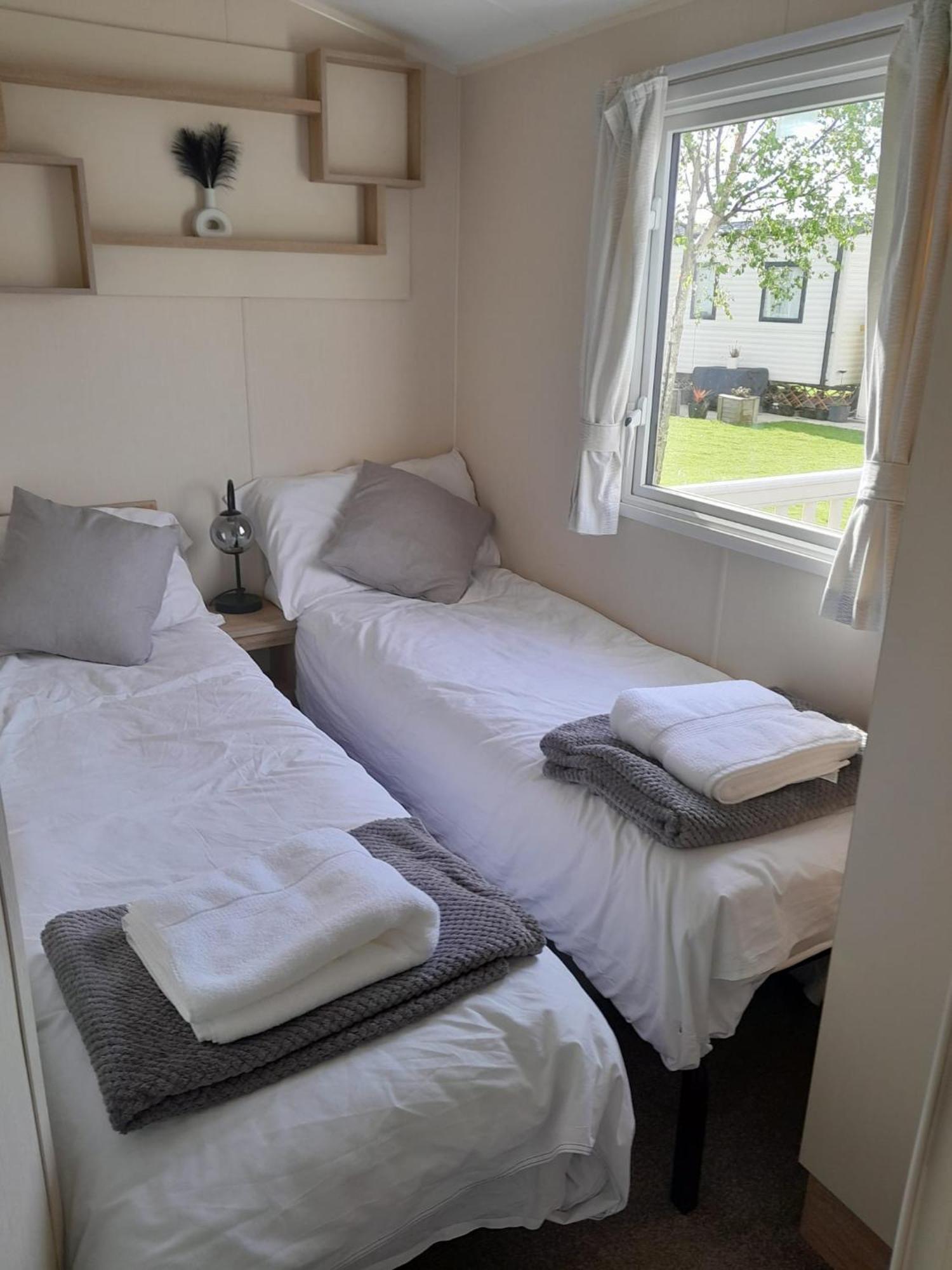 Luxury Hot Tub Caravan *